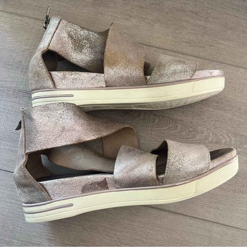 Eileen Fisher Sport Sandal Wedge‎ Women 8.5 Bronze Frozen Metallic Suede Strappy - Picture 9 of 13